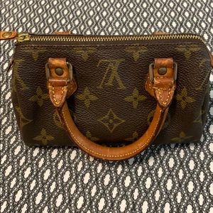 Louis Vuitton mini speedy